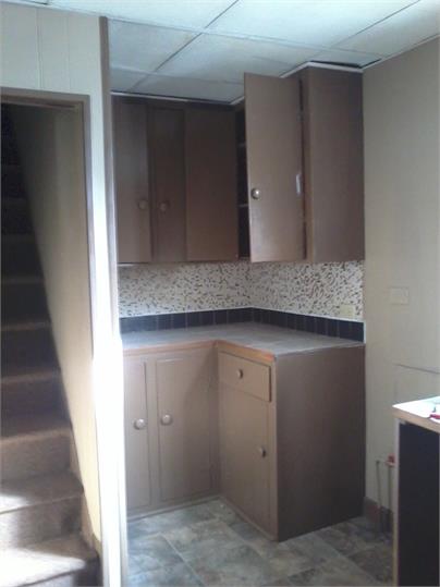 Building Photo - 572 Plymouth Ave