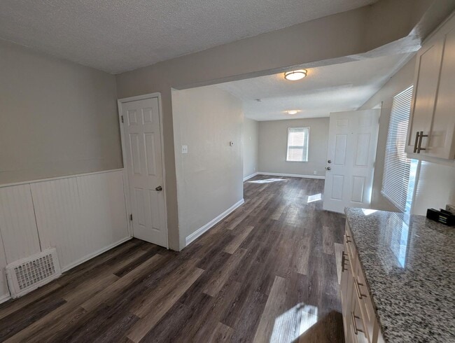 Building Photo - 7613 Belwood Dr