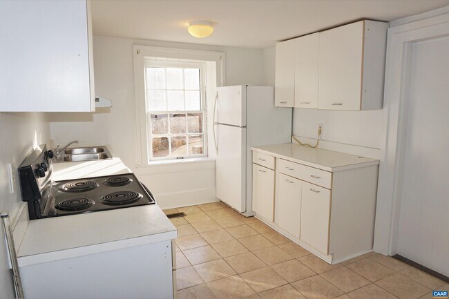 Building Photo - 506 Ridge St