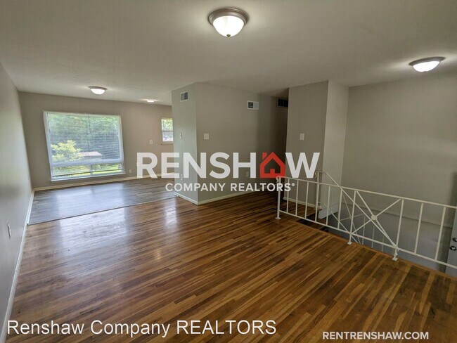 Building Photo - 4 br, 2.5 bath House - 1327 Busby Ave