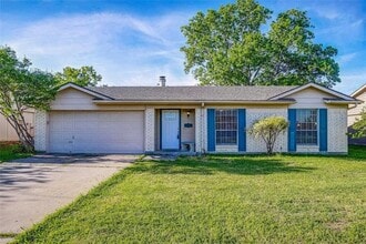 Building Photo - 1717 Palisades Dr