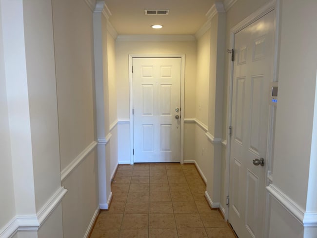 Building Photo - 15592 John Diskin Cir