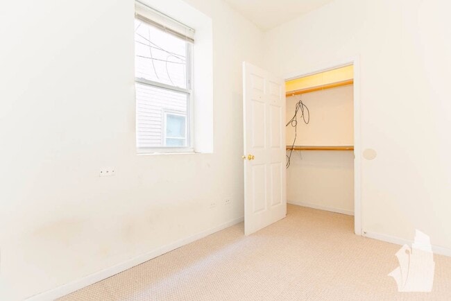 Building Photo - 2112 N Campbell Ave