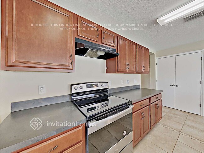 Building Photo - 3011 Yarrow Ln
