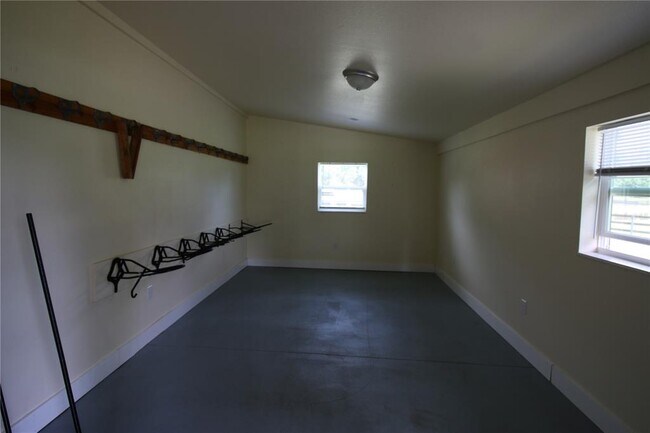 Building Photo - 6850 US-41