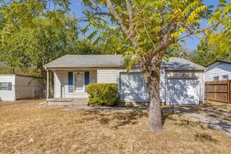 Building Photo - 3109 Dogwood Park Dr