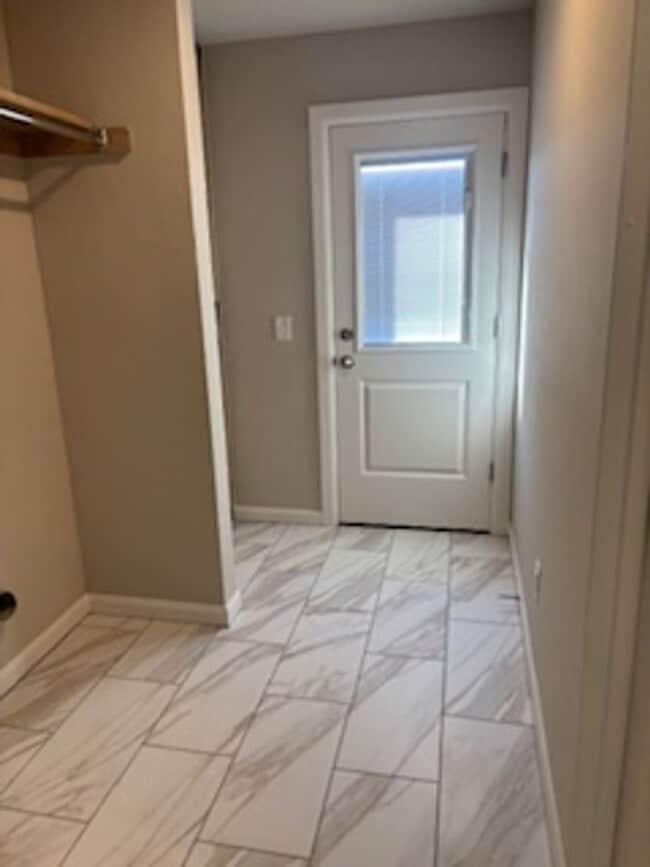 Building Photo - Newly Built! First month free!