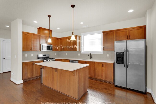 Building Photo - Charming River Terrace Home with Luxurious...