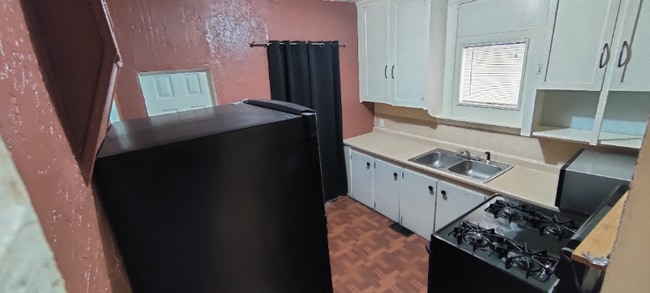 Building Photo - 2903 Pingree Ave E