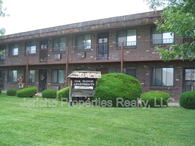 Building Photo - 633 Oak St