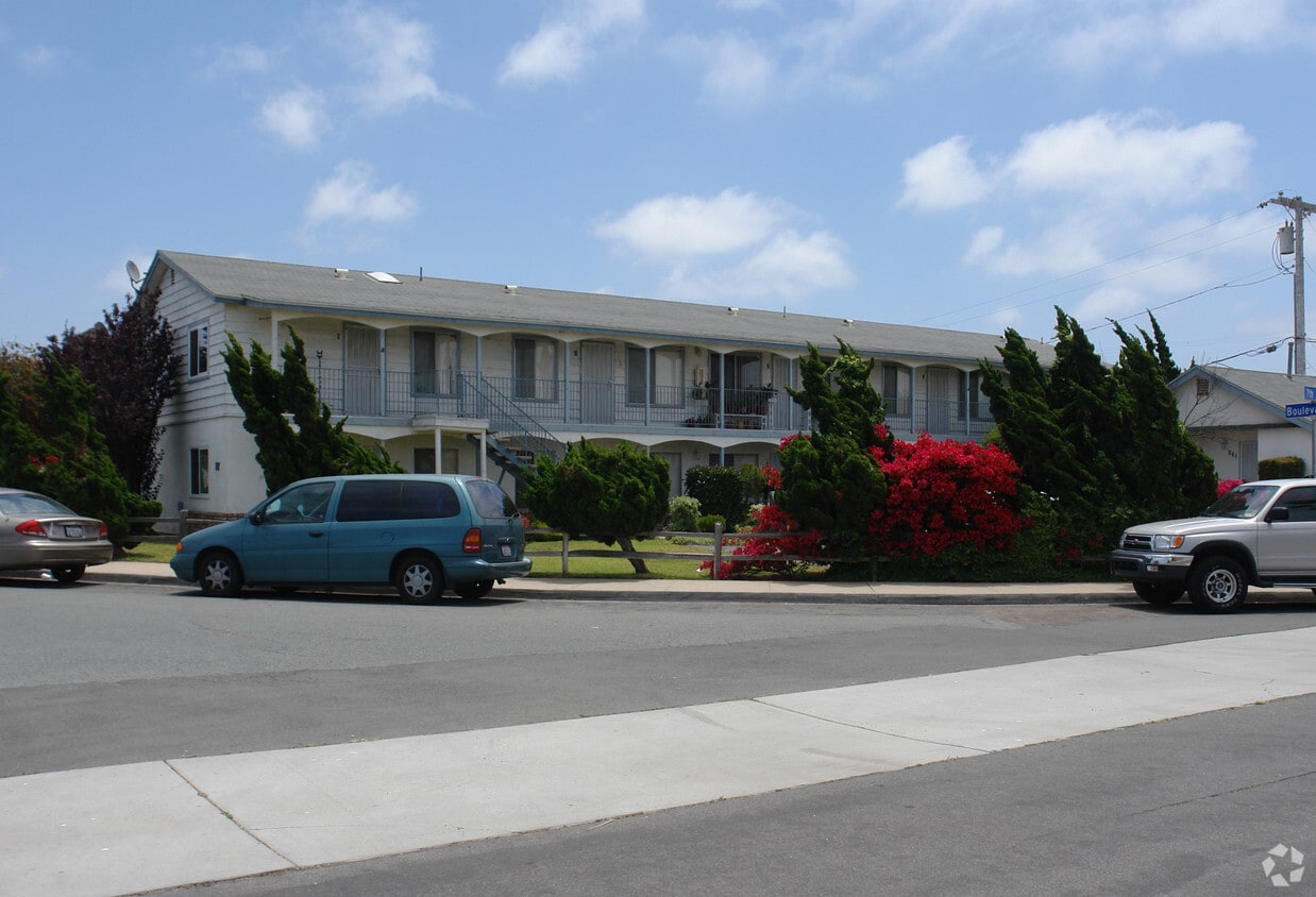 Primary Photo - 707 Boulevard St