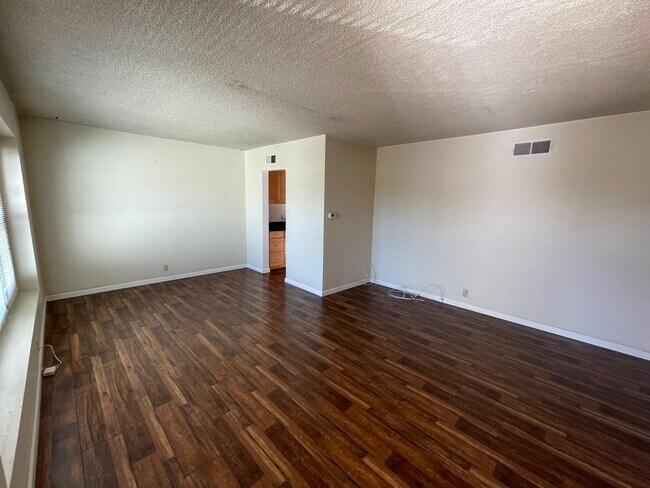 Foto del edificio - 4855 Druid St
