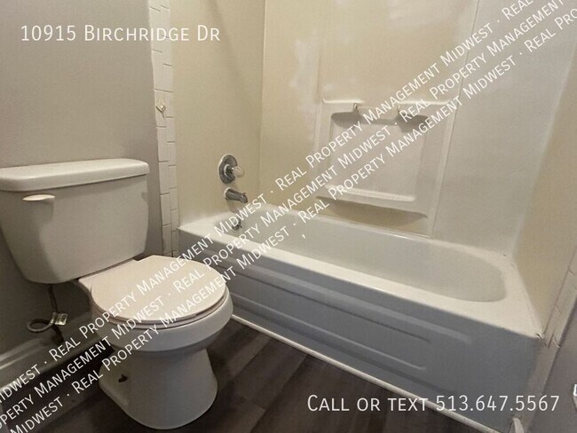 Foto del edificio - 10915 Birchridge Dr