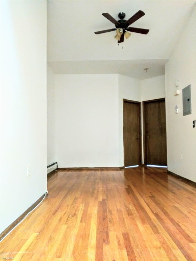 Building Photo - 3 br, 1 bath  - 149 Lexington Ave