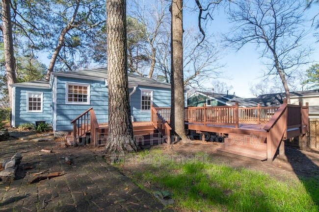 Building Photo - 940 Ormewood Terrace SE