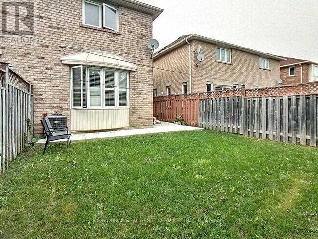Building Photo - 28 Mannel Crescent