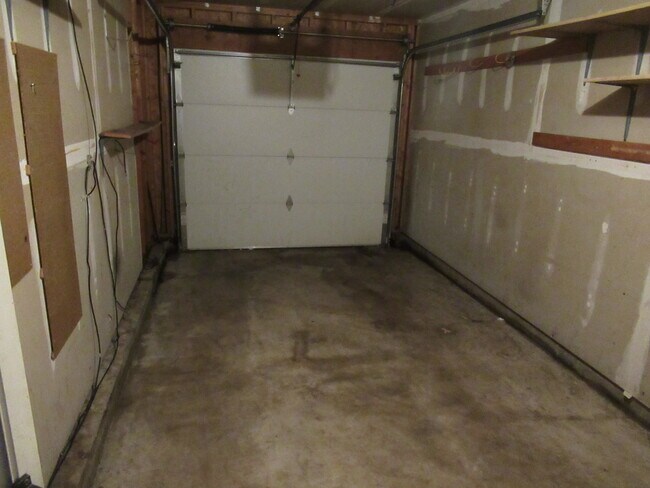 Building Photo - 5208 Solar Ridge Dr
