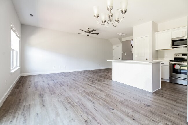 Building Photo - 126 Cannon Creek Drive, Duncan, SC