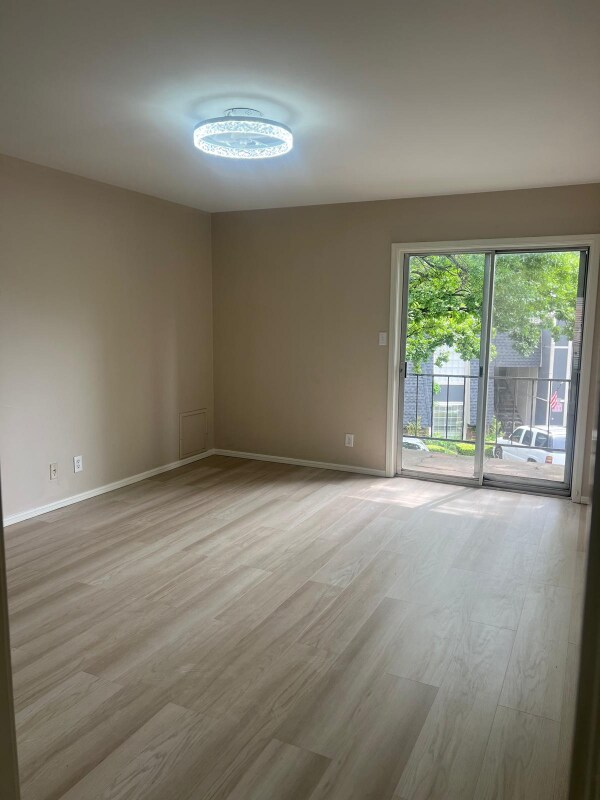 Foto del edificio - 4442 E 68th St