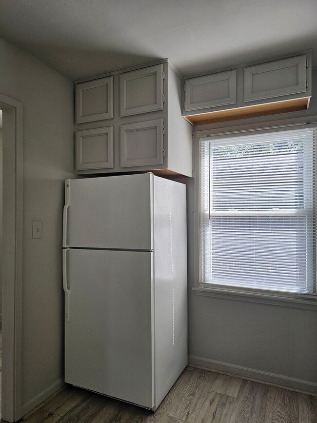 Building Photo - Very updated, cozy two bedroom across from...