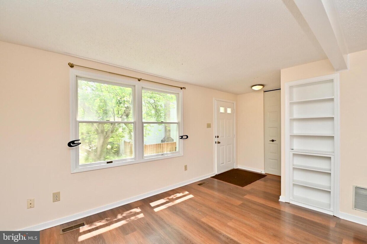 Foto principal - 6832 Heatherway Ct