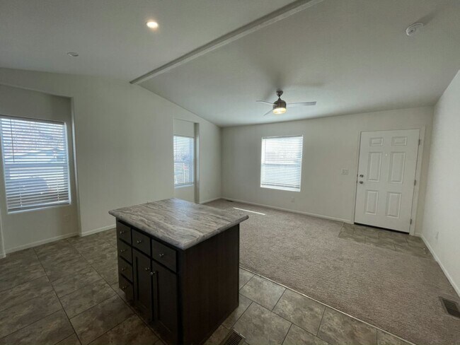 Foto del edificio - 3405 Sinton Rd