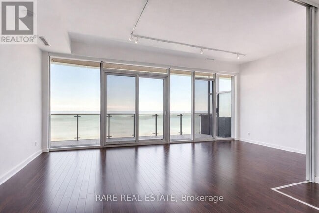 Building Photo - 390 Cherry St