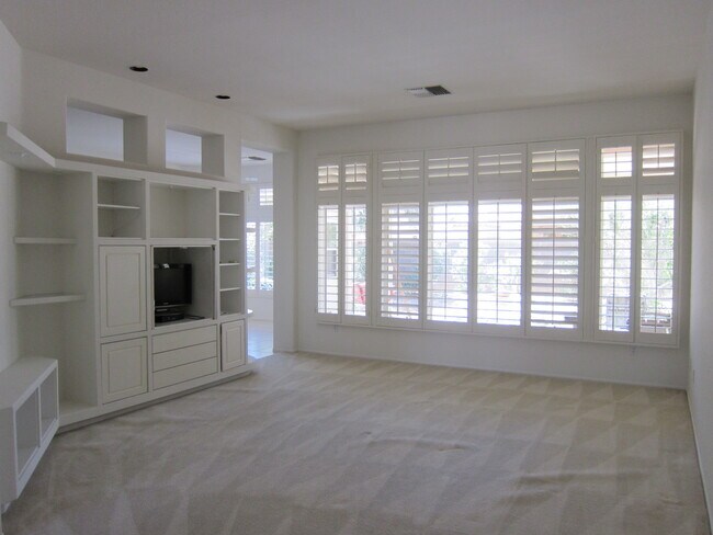 Foto del edificio - 78093 Larbrook Dr