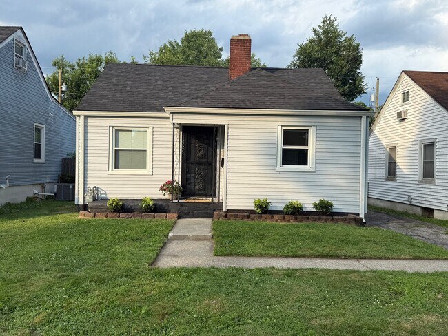 Building Photo - 1523 Wurtele Ave