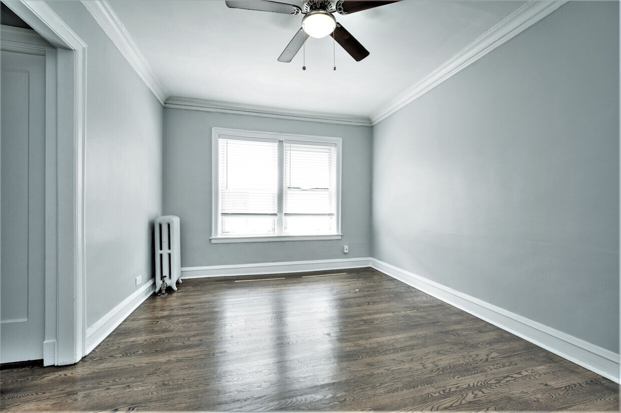 Foto principal - 5700 S Stony Island Ave