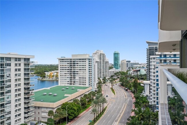 Building Photo - 5757 Collins Ave