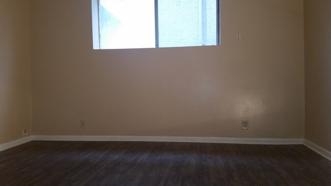 Building Photo - 3112 Woolworth Ave