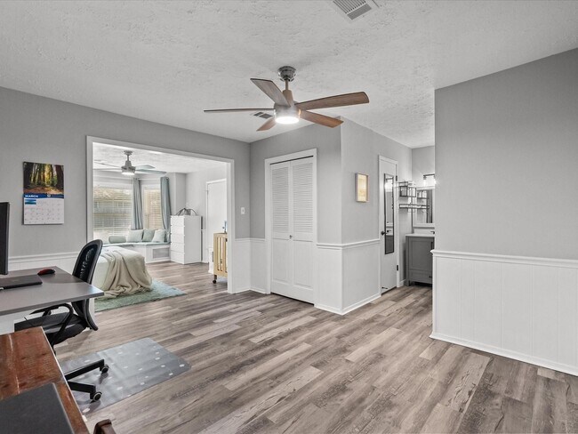 Building Photo - 11322 Sagewillow Ln