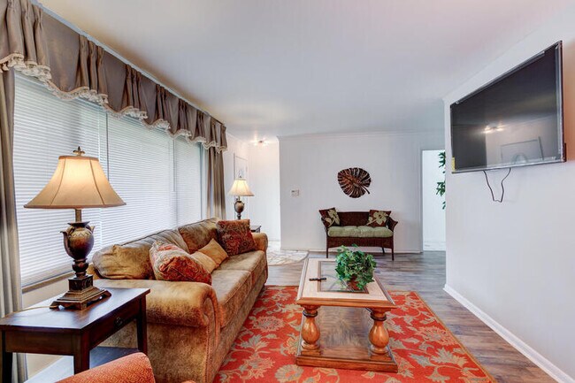 Building Photo - 5210 Thornleigh Dr