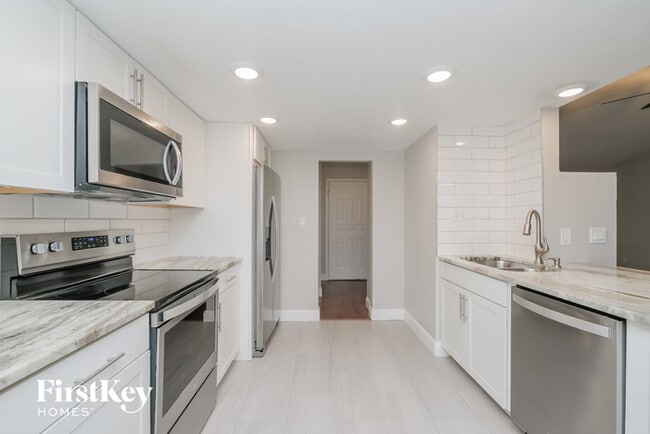 Building Photo - 8369 Camphor Dr