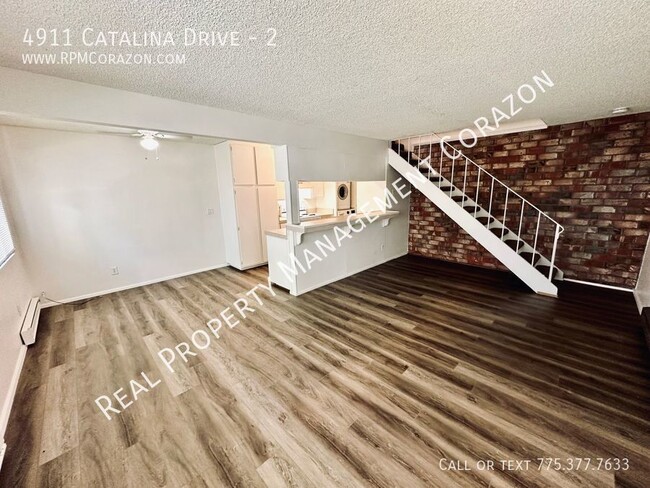 Building Photo - Two Story, Two Bedroom, One Bathroom Town-...