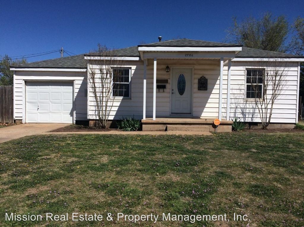 Primary Photo - 2 br, 1 bath House - 2706 W Longview Dr
