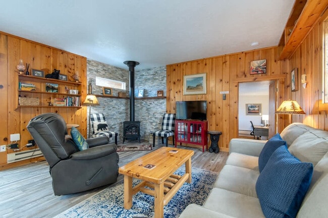 Foto del edificio - 1711 Fischer Ln