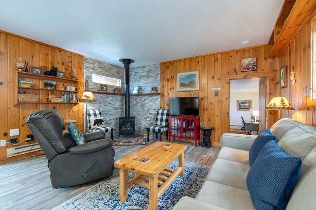 Foto del edificio - 1711 Fischer Ln