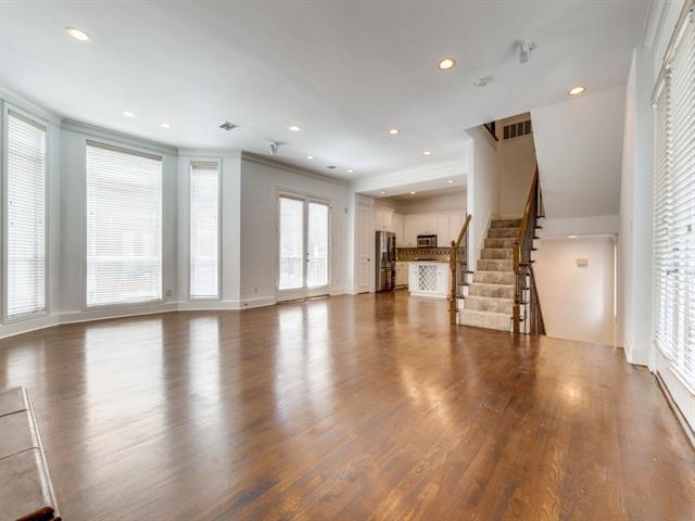 Foto del edificio - 4223 Travis St