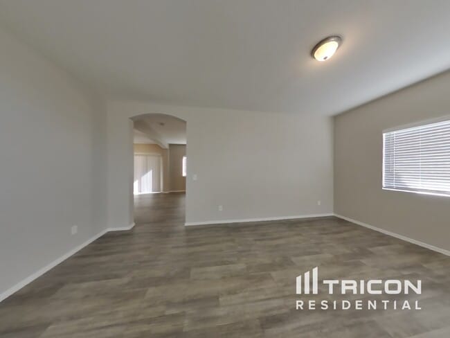 Foto del edificio - 23885 Chambers St