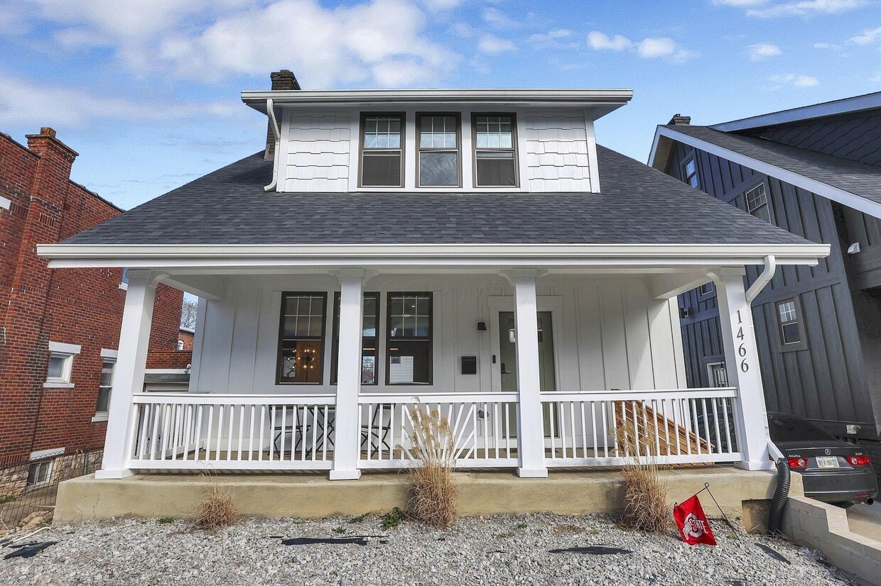 Primary Photo - 1466 Hamlet St