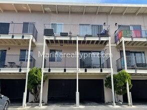 Building Photo - 153 Hilborn St