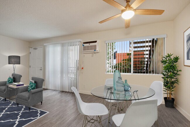 Foto del edificio - 3749 McLaughlin Ave.