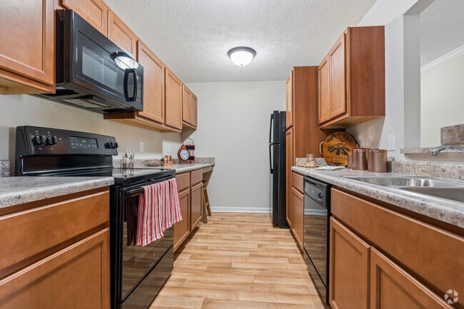 2 habitaciones, 2 baños - 1050 pies cuadrados - Cocina - Shelby Oaks Apartments
