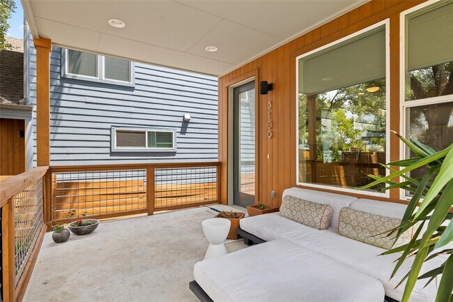 Building Photo - 3109 Aldwyche Dr