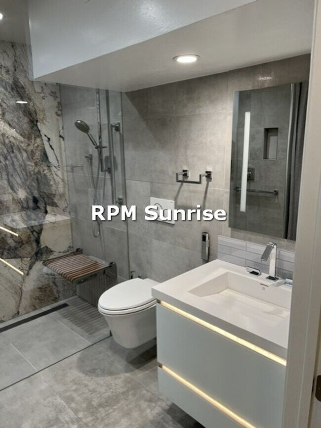 Foto del edificio - Beautifully Updated 3BR/3BA Townhome in Live Oak — Near Clayton