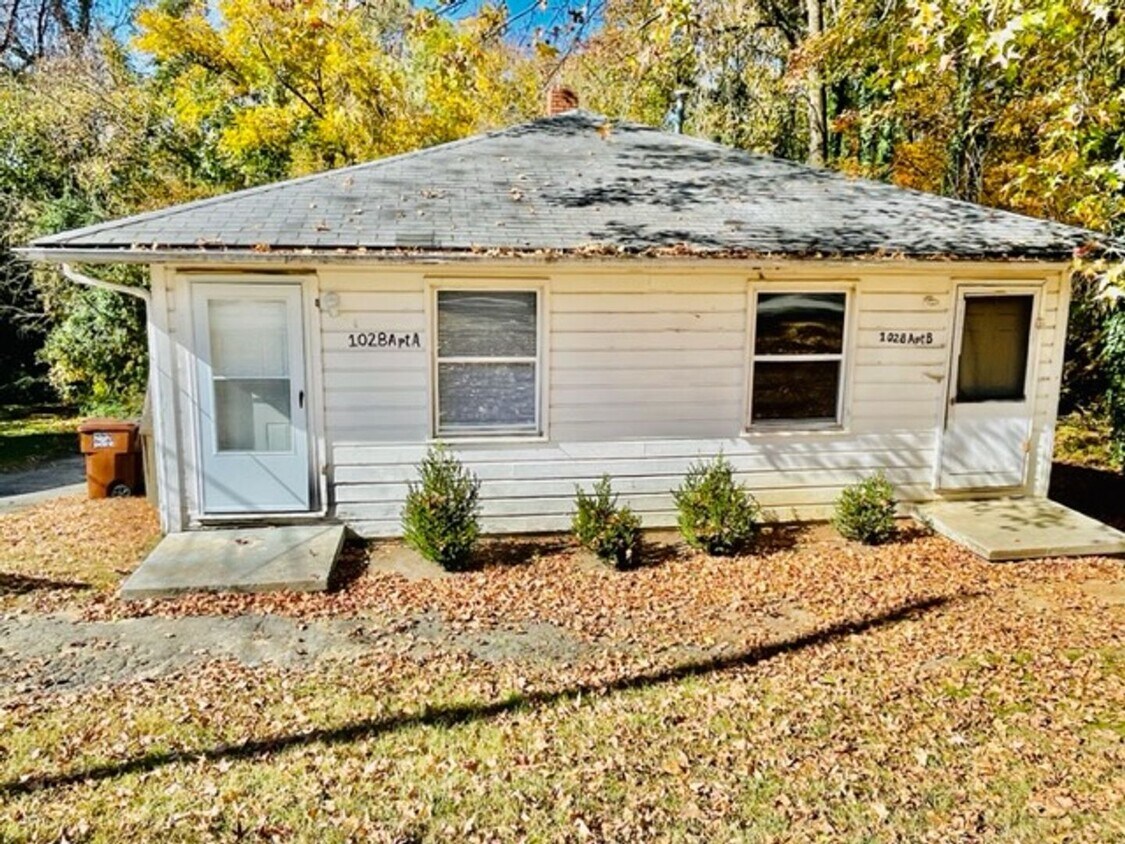 1028 Asheboro St Unit Asheboro 1028A, High Point, NC 27260 Room for