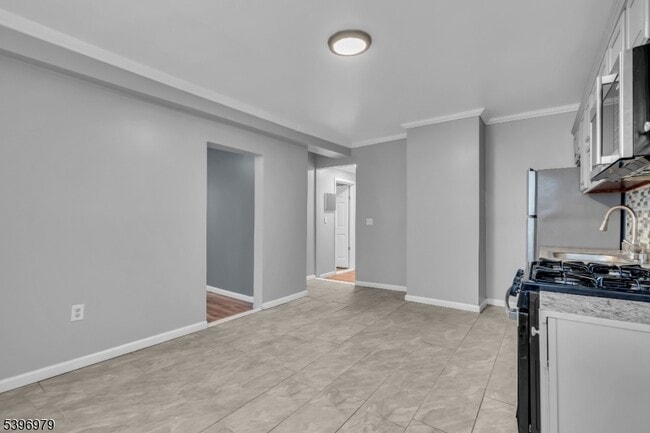 Building Photo - 537 Scotland Rd