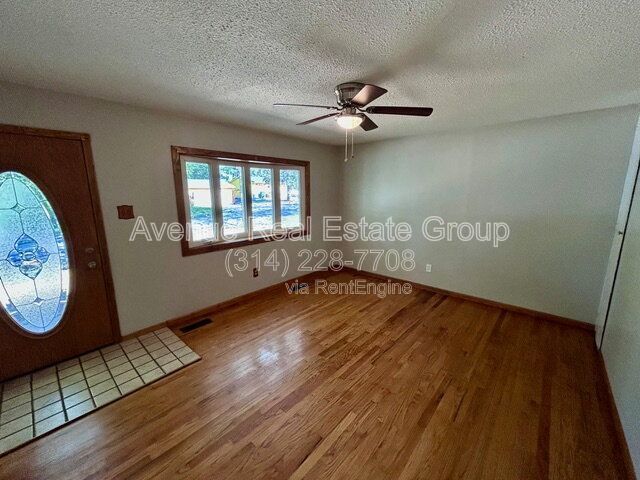 Foto del edificio - 5154 Ville Donna Ln